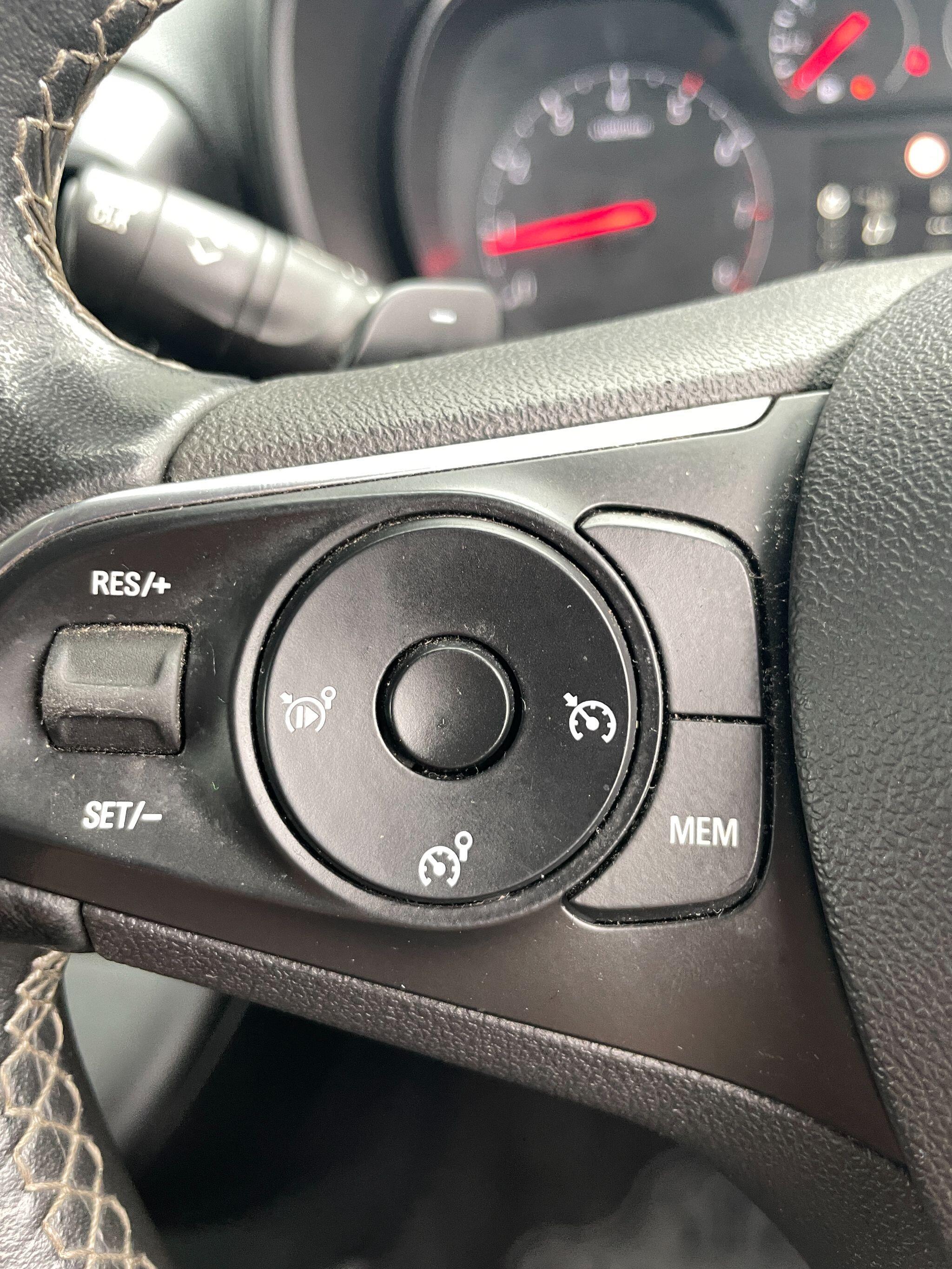 Vauxhall Combo - image 21